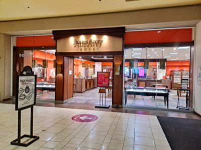 Jewelry store gateway on sale mall