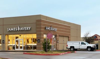 Avery jewelry hot sale near me